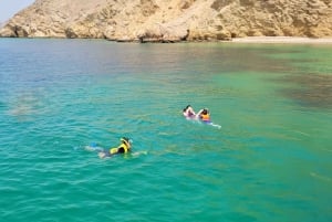 Mascate: crucero en dhow omaní y tour de esnórquel