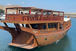 Muscat: Omani traditionell Dhow solnedgångskryssning
