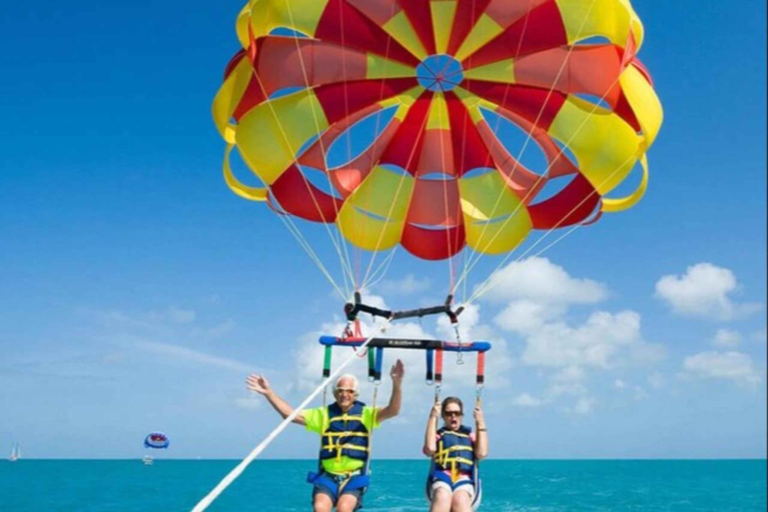 Muskat: Parasailing-äventyr över Omanhavet