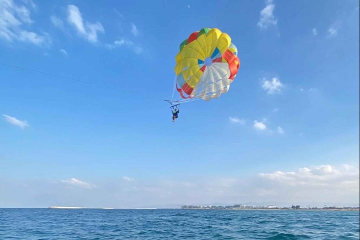 Muskat: Parasailing-äventyr över Omanhavet