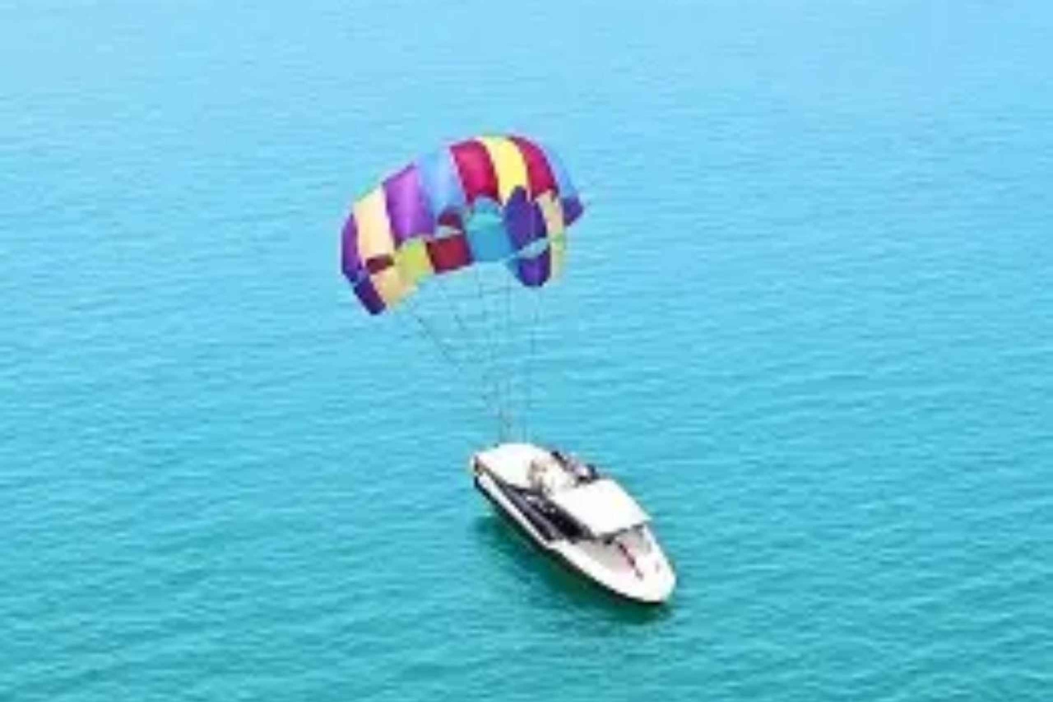 Muskat: Parasailing-äventyr över Omanhavet