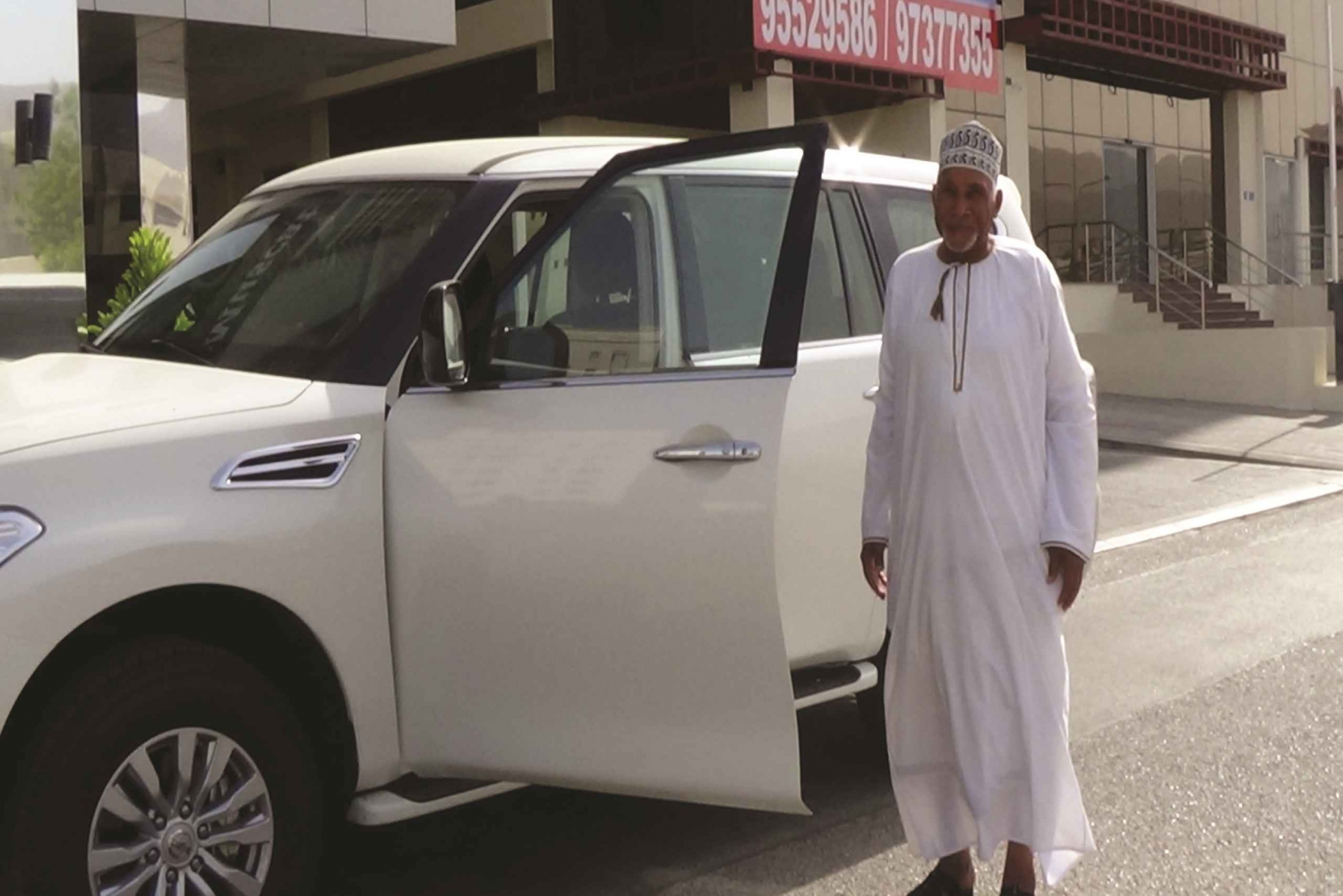 Muscat: Private Transfer from Airport to Muscat City Hotels