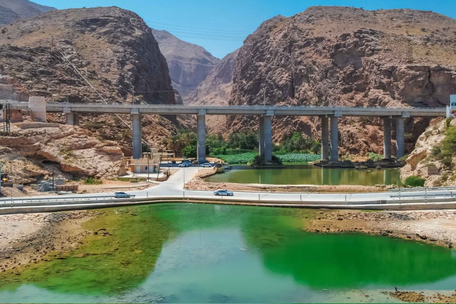 マスカット：ワディ・シャブ＋陥没穴へのプライベート旅行