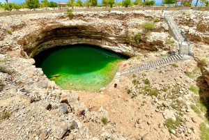 マスカット：ワディ・シャブ＋陥没穴へのプライベート旅行