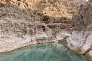 マスカット：ワディ・シャブ＋陥没穴へのプライベート旅行