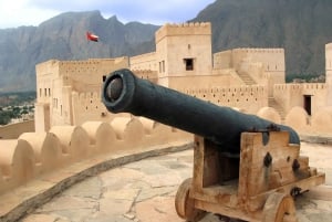 Muscat: heldagstur til Nakhal, Rustaq og varme kilder