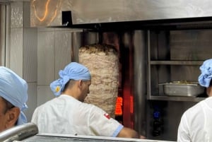 Muscat: Shawarma Trail med lokal guide och upphämtning