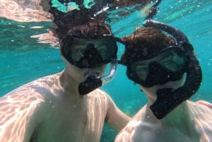 Muscat: Snorkel & Kayak with Turtles at Daymaniyat