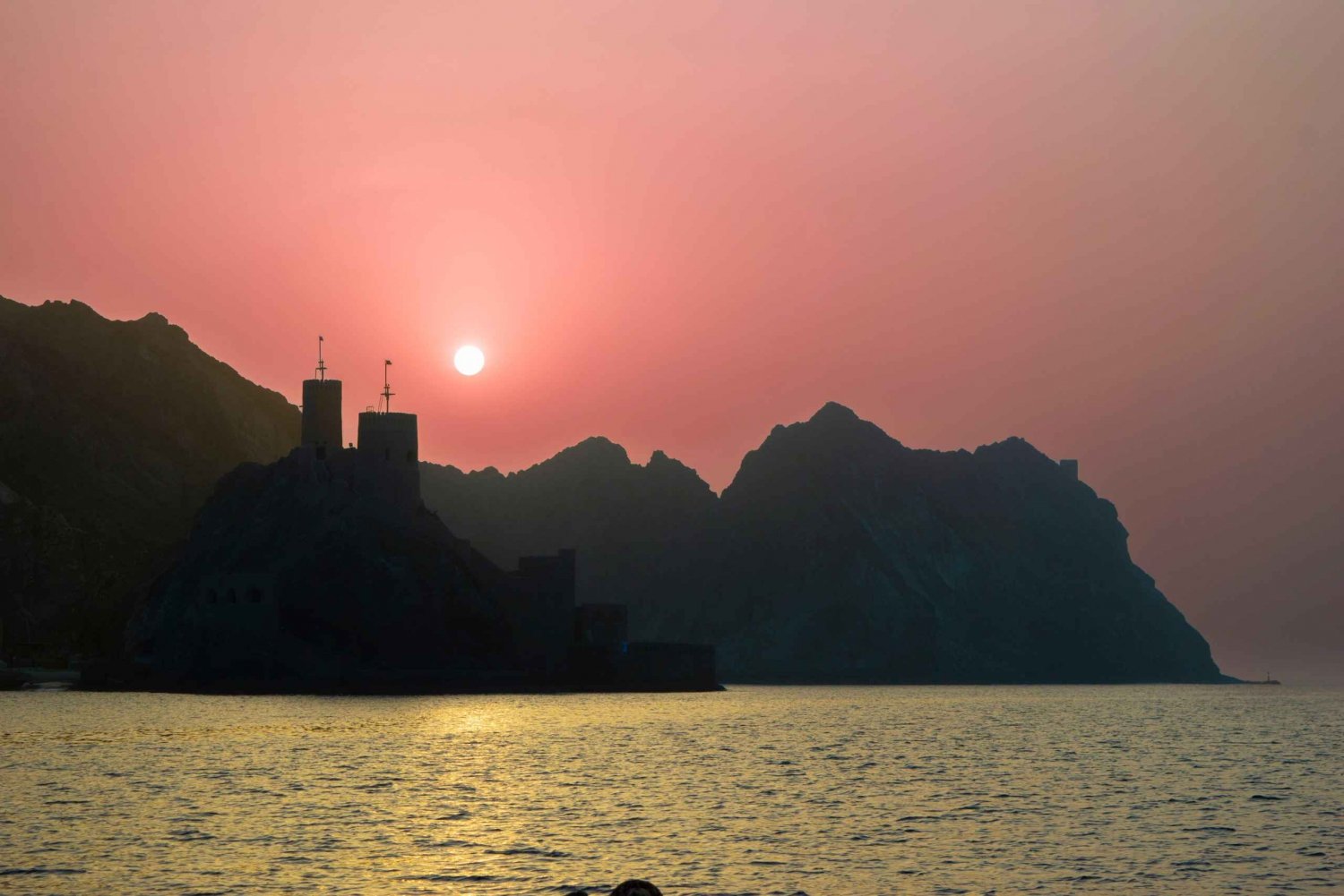 Muscat: Sunset Cruise with Al Jalali Fort and Mirani Fort