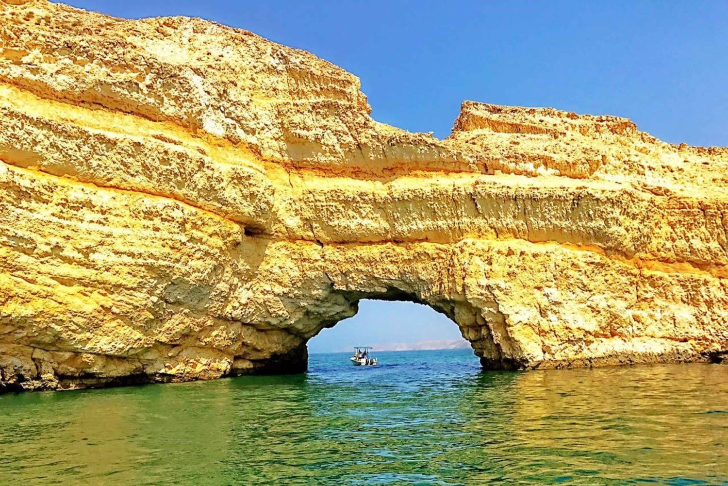Mascate : Croisière au coucher du soleil avec le fort d'Al Jalali et le fort de Mirani