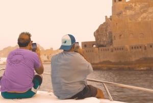 Mascate : Croisière au coucher du soleil avec le fort d'Al Jalali et le fort de Mirani