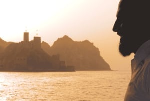 Mascate : Croisière au coucher du soleil avec le fort d'Al Jalali et le fort de Mirani