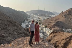 Muscat: Tur til bjergene i solnedgangen med middag og transport