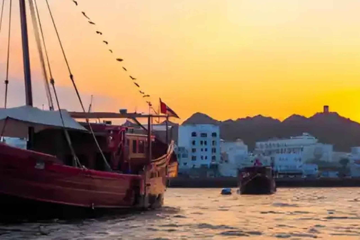 Maskat: rejs tradycyjnym omanskim dau o zachodzie słońca