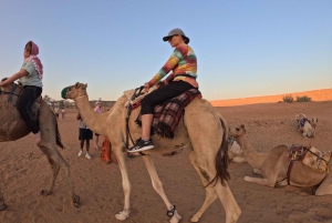 Masqat: Wadi Bani Khalid ja Wahiban hiekat – päiväkierros auringonlaskun aikaan