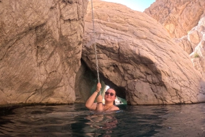 Masqat: Wadi Bani Khalid ja Wahiban hiekat – päiväkierros auringonlaskun aikaan