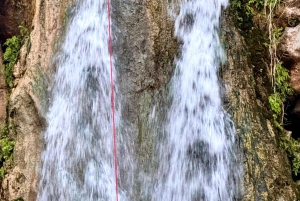 مسقط: مغامرة التجديف في وادي ميبام مع الصعود على الصخور