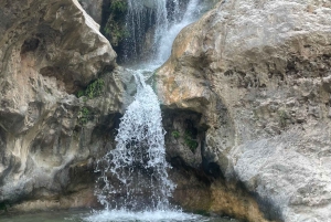 Mascate: passeio de um dia a Wadi Mibam, Sur e Bimmah Sinkhole