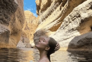 مسقط: جولة ليوم كامل في وادي شاب وحفرة بيمة