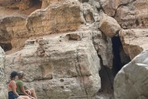 Muscat: Wadi Shab & Bimmah Sinkhole Full-Day Tour