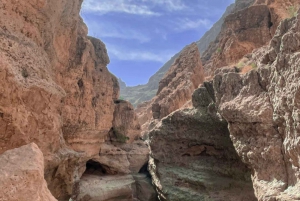 Muscat: Wadi Shab & Bimmah Sinkhole yksityinen kokopäiväretki