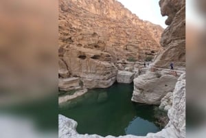 Mascate : excursion au Wadi Shab, à la plage de Fins et au gouffre de Bimmah
