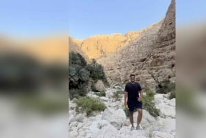 Mascate : excursion au Wadi Shab, à la plage de Fins et au gouffre de Bimmah