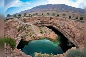 Mascate : excursion au Wadi Shab, à la plage de Fins et au gouffre de Bimmah