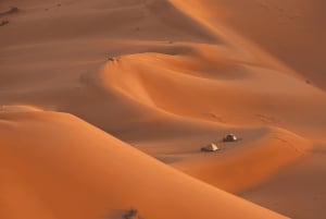 Muscat: Wahiba Sands Desert Sunset Tour mit Abendessen