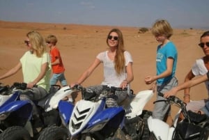 Mascate : visite du désert de Wahiba Sands et du groupe Wadi Bani Khalid