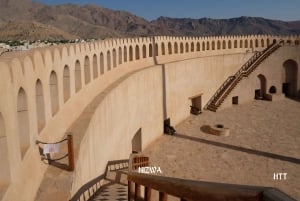 From Muscat: Nizwa, Bahla, and Jabrin Tour with Forts