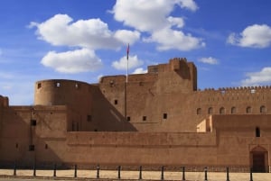 From Muscat: Nizwa, Bahla, and Jabrin Tour with Forts