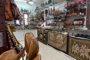 Vrijdagmarkt Nizwa: Onthulling van de traditionele schatten van Oman
