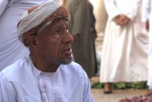 Fredagsmarknaden i Nizwa: Oman avslöjar sina traditionella skatter