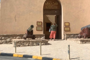 Nizwa: Nizwa Fort and Birkat Al Mouz Guided Tour