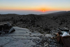 Nizwa Sunset Serenity: Omani Coffee and Dates at a Hilltop