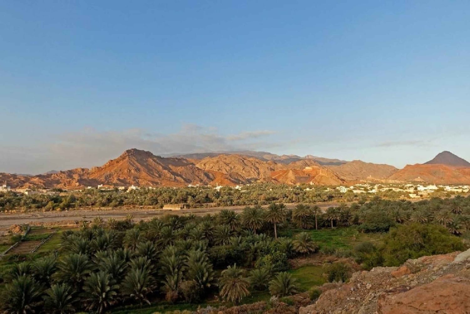 Oman: Visita a Amouage, à aldeia de Fanja e a Wadi Tayin em veículo todo-o-terreno
