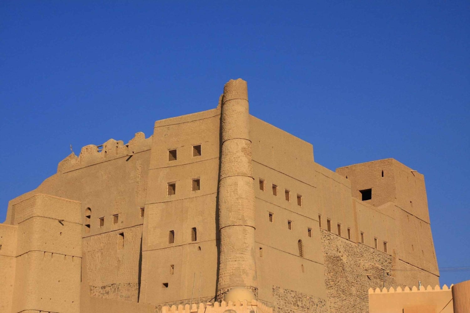 Oman: 5 päivän seikkailuretki linnoituksilla, basaarilla ja vuorilla