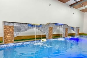 オマーン：要塞、スーク、山々を巡る5日間のアドベンチャーツアー