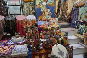 Oman: 5 päivän seikkailuretki linnoituksilla, basaarilla ja vuorilla