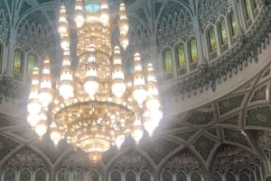 Oman: tour privato di 5 giorni con guida e trasferimenti