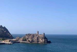 Oman: tour privato di 5 giorni con guida e trasferimenti