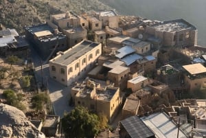 Oman: tour privato di 5 giorni con guida e trasferimenti