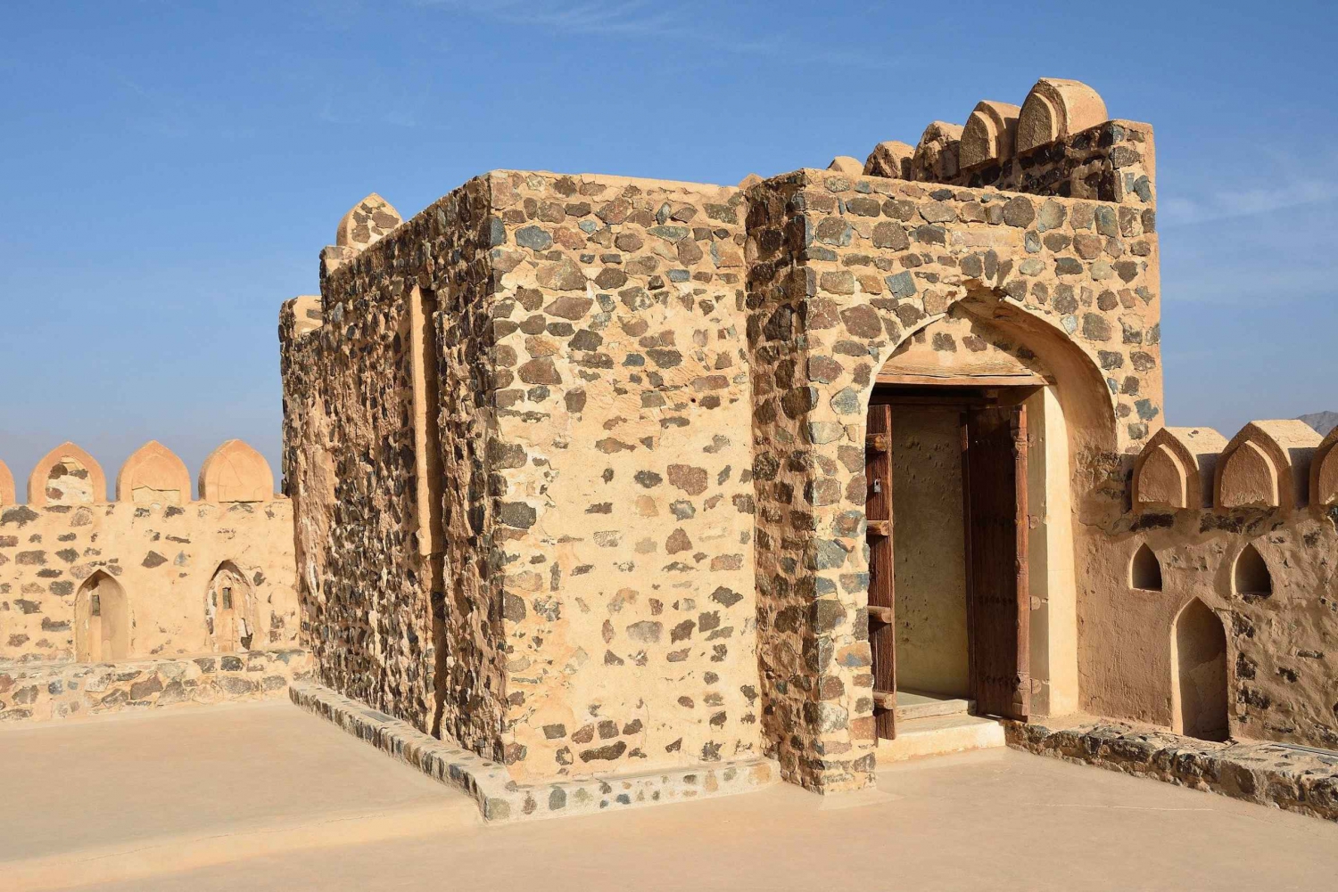 Expedição ao Castelo de Omã: Passeio pelos castelos de Nizwa - Bahla - Jabrin