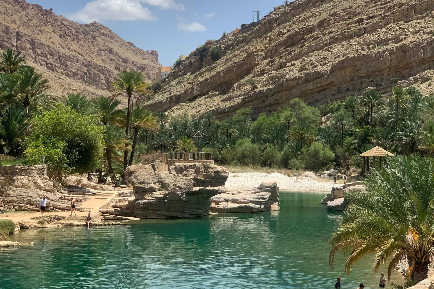 Oman: Gruppresa i öknen och Wadi Bani Khalid på fredag eller söndag