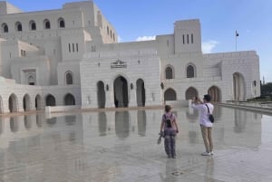 Oman: Gruppstadsvandring i Muscat med upphämtning och gratis lunch/middag