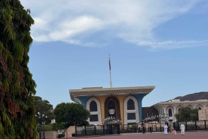 Oman: Gruppstadsvandring i Muscat med upphämtning och gratis lunch/middag