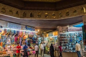 Oman: Gruppstadsvandring i Muscat med upphämtning och gratis lunch/middag