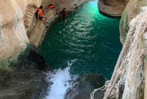 Oman: inngangsbillett til Hawiyat Najm-svømmehullet