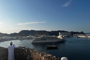 عُمان: مرشد سياحي محلي